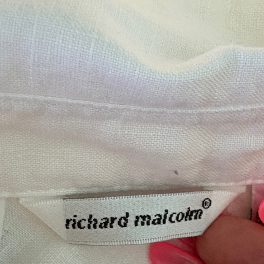 Elegant White Irish Linen Blouse with Embroidered Details - Picture 14 of 15